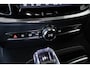 Volvo V60 T6 Plug-in hybrid AWD Plus Dark | Stoelverwarming | 360° parkeercamera | Stoelverwarming | Semi-Electrische wegklapbare trekhaak | Parkeersensoren voor + achter | Google infotainment | Nappa Lederenbekleding
