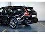 Volvo V60 T6 Plug-in hybrid AWD Plus Dark | Stoelverwarming | 360° parkeercamera | Stoelverwarming | Semi-Electrische wegklapbare trekhaak | Parkeersensoren voor + achter | Google infotainment | Nappa Lederenbekleding