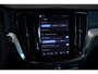 Volvo V60 T6 Plug-in hybrid AWD Plus Dark | Stoelverwarming | 360° parkeercamera | Stoelverwarming | Semi-Electrische wegklapbare trekhaak | Parkeersensoren voor + achter | Google infotainment | Nappa Lederenbekleding