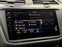 Volkswagen Tiguan 1.5 TSI R-Line Automaat | Panoramadak | Black style | LED verlichting | Half leer | Cruise control adaptief | Climate control | Navigatiesysteem pro | Parkeersensoren voor en achter | Achteruitrijcamera