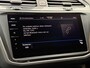 Volkswagen Tiguan 1.5 TSI R-Line Automaat | Panoramadak | Black style | LED verlichting | Half leer | Cruise control adaptief | Climate control | Navigatiesysteem pro | Parkeersensoren voor en achter | Achteruitrijcamera