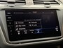 Volkswagen Tiguan 1.5 TSI R-Line Automaat | Panoramadak | Black style | LED verlichting | Half leer | Cruise control adaptief | Climate control | Navigatiesysteem pro | Parkeersensoren voor en achter | Achteruitrijcamera
