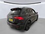Volkswagen Tiguan 1.5 TSI R-Line Automaat | Panoramadak | Black style | LED verlichting | Half leer | Cruise control adaptief | Climate control | Navigatiesysteem pro | Parkeersensoren voor en achter | Achteruitrijcamera
