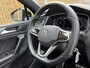 Volkswagen Tiguan 1.5 TSI R-Line Automaat | Panoramadak | Black style | LED verlichting | Half leer | Cruise control adaptief | Climate control | Navigatiesysteem pro | Parkeersensoren voor en achter | Achteruitrijcamera