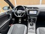 Volkswagen Tiguan 1.5 TSI R-Line Automaat | Panoramadak | Black style | LED verlichting | Half leer | Cruise control adaptief | Climate control | Navigatiesysteem pro | Parkeersensoren voor en achter | Achteruitrijcamera