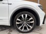 Volkswagen Tiguan Allspace 1.5 TSI R-line Automaat | Panoramadak | Stoel en stuurwielverwarming | 20 inch lichtmetalen velgen | Cruise control adaptief | Trekhaak uitklapbaar | Achteruitrijcamera