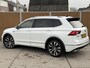 Volkswagen Tiguan Allspace 1.5 TSI R-line Automaat | Panoramadak | Stoel en stuurwielverwarming | 20 inch lichtmetalen velgen | Cruise control adaptief | Trekhaak uitklapbaar | Achteruitrijcamera