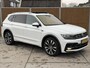 Volkswagen Tiguan Allspace 1.5 TSI R-line Automaat | Panoramadak | Stoel en stuurwielverwarming | 20 inch lichtmetalen velgen | Cruise control adaptief | Trekhaak uitklapbaar | Achteruitrijcamera