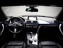 BMW 3-Serie Touring 318i M-Sport Edition (APPLE CARPLAY/ANDROID AUTO, HEAD-UP, SPORTSTOELEN LEDER, NAVIGATIE PROFESSIONAL, CRUISE)