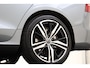 Volvo V60 T6 TWIN ENGINE AWD R-DESIGN -HARMAN/KARDON|KEYLESS|POWER-SEAT|PRIVACY.GLAS|CAMERA|GEARSHIFT|19"