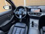 BMW 3-Serie Touring 320e M sport Automaat | Zwart optiek | LED laserlichten | Leren bekleding | Stoelverwarming | DAB ontvanger | HiFi installatie | Navigatiesysteem | Cruise control adaptief | Climate control | Parkeersensoren voor en achter