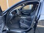BMW 3-Serie Touring 320e M sport Automaat | Zwart optiek | LED laserlichten | Leren bekleding | Stoelverwarming | DAB ontvanger | HiFi installatie | Navigatiesysteem | Cruise control adaptief | Climate control | Parkeersensoren voor en achter
