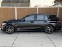 BMW 3-Serie Touring 320e M sport Automaat | Zwart optiek | LED laserlichten | Leren bekleding | Stoelverwarming | DAB ontvanger | HiFi installatie | Navigatiesysteem | Cruise control adaptief | Climate control | Parkeersensoren voor en achter