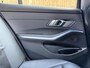 BMW 3-Serie Touring 320e M sport Automaat | Zwart optiek | LED laserlichten | Leren bekleding | Stoelverwarming | DAB ontvanger | HiFi installatie | Navigatiesysteem | Cruise control adaptief | Climate control | Parkeersensoren voor en achter
