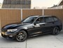 BMW 3-Serie Touring 320e M sport Automaat | Zwart optiek | LED laserlichten | Leren bekleding | Stoelverwarming | DAB ontvanger | HiFi installatie | Navigatiesysteem | Cruise control adaptief | Climate control | Parkeersensoren voor en achter