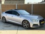 Audi A5 Sportback 40 TFSI S edition Automaat | Panoramadak | LED verlichting | Bang&Olufsen audio | DAB ontvanger | Stoelverwarming | Getint glas | Achterspoiler | Zwart optiek | Achteruitrijcamera