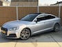 Audi A5 Sportback 40 TFSI S edition Automaat | Panoramadak | LED verlichting | Bang&Olufsen audio | DAB ontvanger | Stoelverwarming | Getint glas | Achterspoiler | Zwart optiek | Achteruitrijcamera