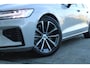 Volvo V60 T6 Automaat Plug-in hybrid AWD Plus Dark | Trekhaak | H&K Audio | 360 Camera | Verw. Stoelen & Achterbank | Keyless |