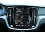 Volvo V60 T6 Automaat Plug-in hybrid AWD Plus Dark | Trekhaak | H&K Audio | 360 Camera | Verw. Stoelen & Achterbank | Keyless |