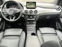 Mercedes-Benz B-klasse 180 Automaat Ambition Navigatie Trekhaak Camera Led Koplampen Leder 18 Inch AMG Velgen Parkeersensoren V+A Extra Getint Glas NL Auto