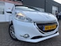 Peugeot 208 1.2 VTi Allure met parkeersensoren en bluetooth telefoon en cruise controle
