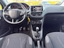 Peugeot 208 1.2 VTi Allure met parkeersensoren en bluetooth telefoon en cruise controle