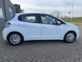 Peugeot 208 1.2 VTi Allure met parkeersensoren en bluetooth telefoon en cruise controle