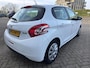 Peugeot 208 1.2 VTi Allure met parkeersensoren en bluetooth telefoon en cruise controle