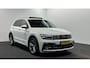 Volkswagen Tiguan 1.5 TSI ACT Highline Business R CAMERA TREKHAAK ECC NAVI.