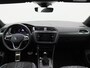 Volkswagen Tiguan 1.5 TSi R-Line Business 150 Pk Automaat | Trekhaak | Stoelverwarming | Camera | Carplay | LED | 19 Inch | 36.362 Km!!