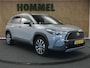 Toyota Corolla Cross Hybrid 140 Style - ORIGINEEL NEDERLANDSE AUTO - AFKOMSTIG VAN 1E EIGENAAR - ELEKTRISCHE ACHTERKLEP - LENDENSTEUN - NAVIGATIE - DODEHOEK DETECTIE - KEYLESS ENTRY/ START - DRAADLOZE TELEFOONLADER - CAMERA - PARKEERSENSOREN VOOR EN ACHTER
