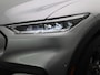Ford Mustang Mach-E RWD 75 kWh | Apple Carplay/Android Auto | Achteruitrijcamera | Cruise Control | Lederen Bekleding | Lichtmetalen Velgen | B&O |
