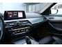 BMW 5-Serie Touring 520i High Executive M-Sport HeadUp/Camera/Panodak/Stoel&Stuurverwarming/Virtual/PDC/LederMemory/Navi/LED/20"LM
