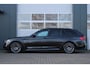 BMW 5-Serie Touring 520i High Executive M-Sport HeadUp/Camera/Panodak/Stoel&Stuurverwarming/Virtual/PDC/LederMemory/Navi/LED/20"LM