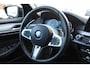 BMW 5-Serie Touring 520i High Executive M-Sport HeadUp/Camera/Panodak/Stoel&Stuurverwarming/Virtual/PDC/LederMemory/Navi/LED/20"LM