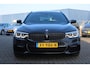 BMW 5-Serie Touring 520i High Executive M-Sport HeadUp/Camera/Panodak/Stoel&Stuurverwarming/Virtual/PDC/LederMemory/Navi/LED/20"LM