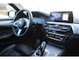 BMW 5-Serie Touring 520i High Executive M-Sport HeadUp/Camera/Panodak/Stoel&Stuurverwarming/Virtual/PDC/LederMemory/Navi/LED/20"LM