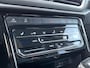 Volkswagen T-Roc 1.5 TSI Style Business | Climate Control | Cruise Control | Achteruitrijcamera | Afneembare Trekhaak | Apple Carplay/ Android Auto |