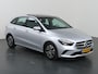 Mercedes-Benz B-klasse 180 Business Solution | Panoramadak | Widescreen | Stoelverwarming | Parkeerpakket | Achteruitrijcamera |