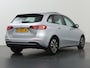 Mercedes-Benz B-klasse 180 Business Solution | Panoramadak | Widescreen | Stoelverwarming | Parkeerpakket | Achteruitrijcamera |