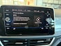 Volkswagen T-Roc 1.5 TSI R-Line Business, Stoelverwarming,Apple Carplay/Android,Trekhaak,Navigatie