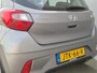 Hyundai i10 1.0 Comfort 5-zits Automaat / Dealer onderhouden / Fabrieksgarantie tot 03-2028 / Airco / Cruise control / Navigatie via Apple Carplay of Android Auto / Elektrische ramen voor / Lane assist /
