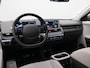 Hyundai Ioniq 5 Lounge AWD 77.4 kWh / BTW Auto / SoH 100% / Trekhaak / 1600kg Trekgewicht / Wit Lederen Bekleding / Dealer Onderhouden / Fabrieksgarantie tot 26-10-2027 / 1ste Eigenaar / NL Auto / AWD / Warmtepomp /