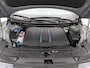 Hyundai Ioniq 5 Lounge AWD 77.4 kWh / BTW Auto / SoH 100% / Trekhaak / 1600kg Trekgewicht / Wit Lederen Bekleding / Dealer Onderhouden / Fabrieksgarantie tot 26-10-2027 / 1ste Eigenaar / NL Auto / AWD / Warmtepomp /