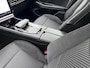 Renault Espace E-Tech full hybrid 200 esprit Alpine 7p. / Fabrieksgarantie tot 02-2027 / Dealer onderhouden / 7 persoons / 1.500 kg trekgewicht / Elektrische stoelen met massage functie / Elektrische klep /  HUD / Camera 360° / Navi / Apple Carplay Android / 20" LM wielen / All Season banden /