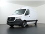 Mercedes-Benz Sprinter 315 | Aut. | L2 H2 | RWD | PRO | 3500 KG. AHW | Airco | Cruise Control | 3500 KG. AHW | Carplay / Android Auto | Dodehoekassistent | Lane-Assist | Multifunctioneel Stuurwiel | 3-zits |