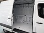 Mercedes-Benz Sprinter 315 | Aut. | L2 H2 | RWD | PRO | 3500 KG. AHW | Airco | Cruise Control | 3500 KG. AHW | Carplay / Android Auto | Dodehoekassistent | Lane-Assist | Multifunctioneel Stuurwiel | 3-zits |
