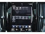Volvo V90 T8 AWD Inscription - Luchtvering - Panoramisch schuif-/kanteldak - Intellisafe Assist/Surround - Head-up Display - Harman Kardon Audio - Nappaleder - Massagefunctie - Verwarmbare voorstoelen - Stoelventilatie - Getint glas - Trekhaak semi elektrisch inklapbaar - 20' LMV