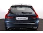 Volvo V90 T8 AWD Inscription - Luchtvering - Panoramisch schuif-/kanteldak - Intellisafe Assist/Surround - Head-up Display - Harman Kardon Audio - Nappaleder - Massagefunctie - Verwarmbare voorstoelen - Stoelventilatie - Getint glas - Trekhaak semi elektrisch inklapbaar - 20' LMV