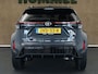 Toyota Yaris Cross 1.5 Hybrid 130 GR Sport - NIEUW EN DIRECT UIT VOORRAAD LEVERBAAR - PANORAMADAK - PARKEERSENSOREN VOOR EN ACHTER - HEAD-UP DISPLAY - JBL GELUIDSINSTALLATIE - 360 GRADEN CAMERA - ELEKTRISCHE ACHTERKLEP - VOORRUIT, STOEL EN STUUR VERWARMING - DODEHOEK DETECTIE